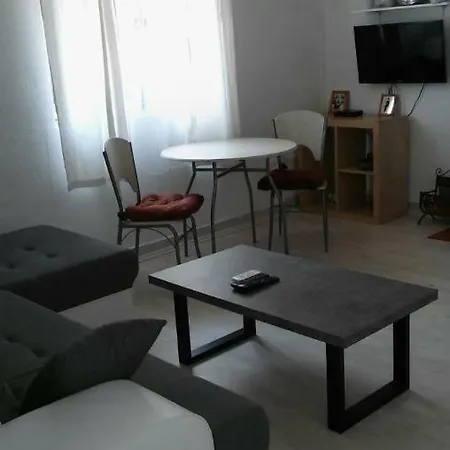 Apartman Ferienhaus - Pula-sisan, Kroatien